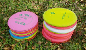 best approach putter disc golf When playing disc golf, unless you have a lucky throw in from a long way away from the basket, you will end up putting. Nearly every hole we play will end with us throwing our putter into the basket (hopefully on the first try). It seems like the disc that we will be using the most in our bag should be one that we carefully choose. In this blog we will look at the features of the Best Disc Golf Putters to help you find the one that is right for your game.