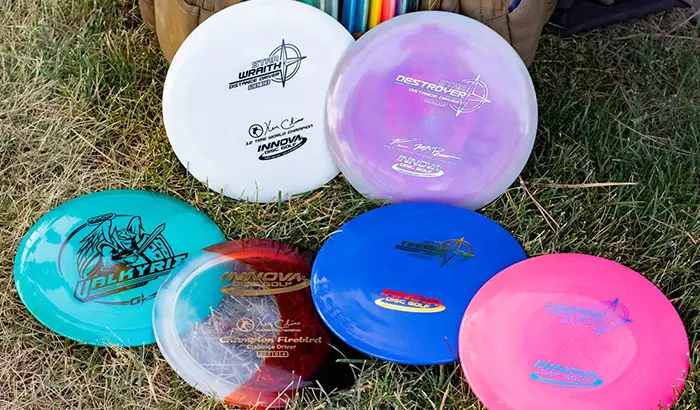 star vs champion plastic Disc selection plays a crucial role in disc golf, with players often having a selection of go-to discs and even backups of their favorite molds. Different discs appeal to different players, and one key factor that affects a disc's performance is the type of plastic it's made from. In this post, I'll be comparing Star and Champion plastics, discussing their differences, similarities, flight patterns, and which type of player each is best suited for.