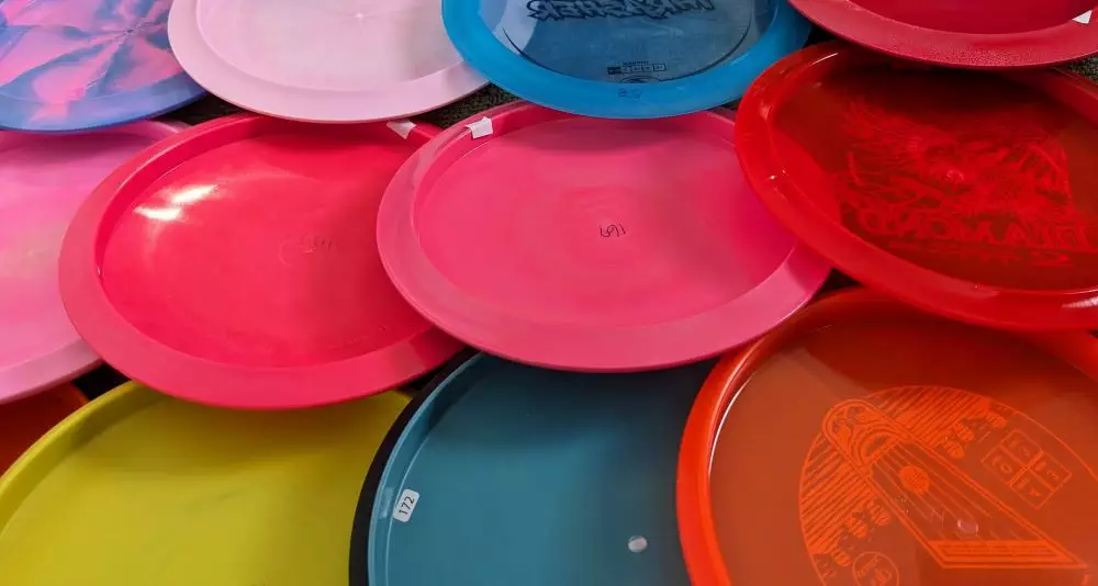 Photo Showing differences in Disc Golf Rim Widths