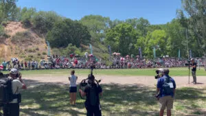 Catrina Allen at Worlds getting ready to throw