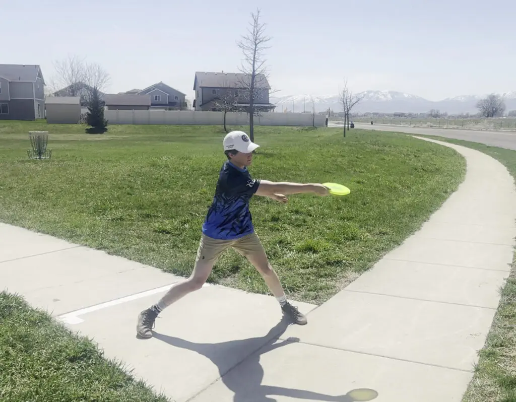 disc golf backhand reachback