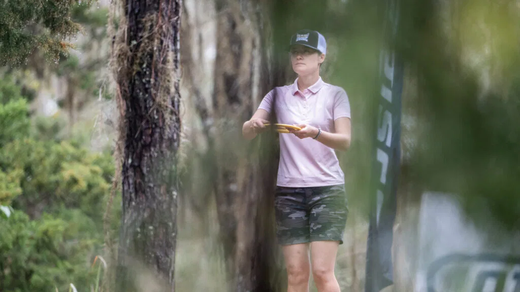 A professional disc golfer