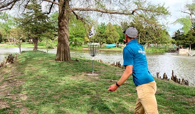 how to putt disc golf