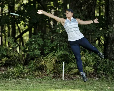 JumpPutt New players must understand disc golf rules, especially disc golf putting rules, to avoid confusion and penalty strokes.