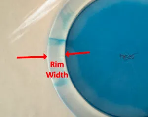rim width Disc golfers typically reach for a putter or midrange for shorter shots, and a driver when we are looking for more distance. Taking a closer look at drivers, we find there are fairway drivers and distance drivers. This blog will cover what the difference is between the two drivers, and when you should use them. As a side note, you might hear fairway drivers called ‘control drivers’ or ‘low-speed drivers’, and distance drivers are often referred to as ‘high-speed drivers’.