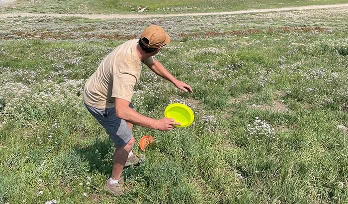what is stable in discgolf When you hear someone say that they need a disc that i more stable, you really need more information before you know what he means. Same with 'less stable'. It really depends on the context.